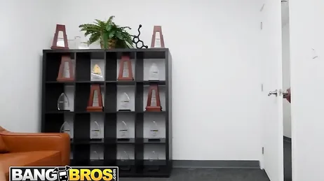 Ashley Alexander vient d'avoir un orgasme incroyablement intense, wow !!