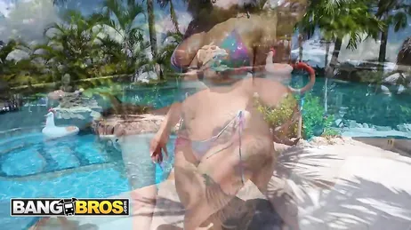 A quien no le pone un culo gordo como el de esta mamá? tremendo !!