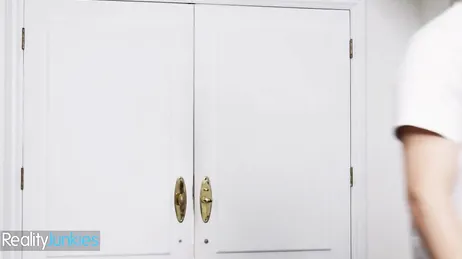 Hijo, te he dicho que no, si nos pilla tú padre follando me mata .. !!