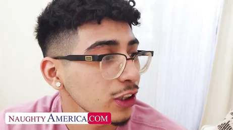 È così imbarazzante, ma di sicuro sta guardando il mio sedere proprio ora!