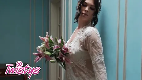 Quelle maman ! Regarde-moi ces deux énormes seins et cette chatte magnifique...