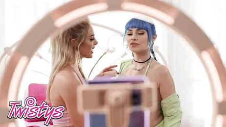 Jovencitas gratis se comen el coño en su videochat porno gratis xXx