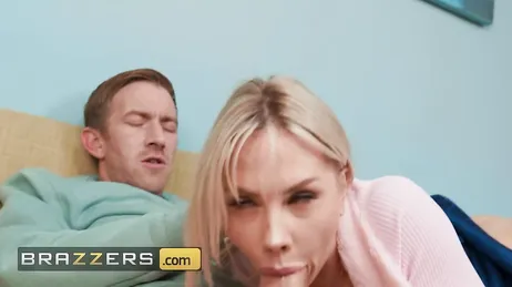 Ich kann es nicht fassen, dass der ganze Schwanz des Freundes meines Mannes in mich hineinpasst!!