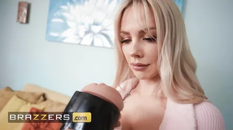 Ich kann es nicht fassen, dass der ganze Schwanz des Freundes meines Mannes in mich hineinpasst!!