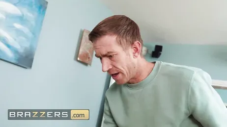 Ich kann es nicht fassen, dass der ganze Schwanz des Freundes meines Mannes in mich hineinpasst!!