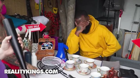 Questa donna mi metterà nei guai fino al collo, dannazione... è una vera volpe astuta!