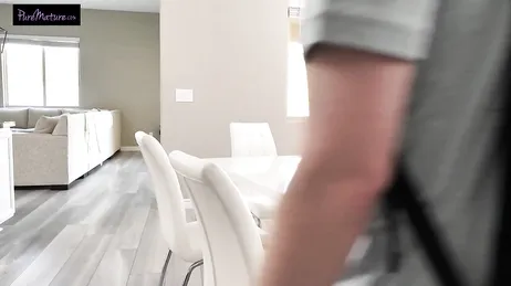 Un altro giorno mi sveglio incredibilmente arrapato, ho bisogno di essere scopato adesso!!