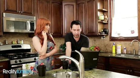 Jag har en snuskig trekant med min pojkvän och hans bästa vän.