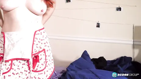 Para los años que tiene mamá sigue estando muy buena joder !!