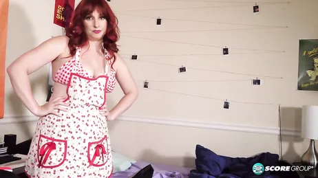 Para los años que tiene mamá sigue estando muy buena joder !!