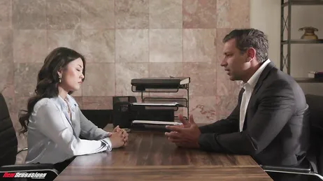 Meine asiatische Sekretärin hat einen Wahnsinnshintern, sie ist die beste von allen.