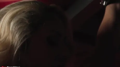 Cachonda madura sumisa es follada fuertemente por ese joven