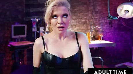 Fetisch-Sexvideo zwischen zwei Schlampen wie Serene Siren und Leana Lovings