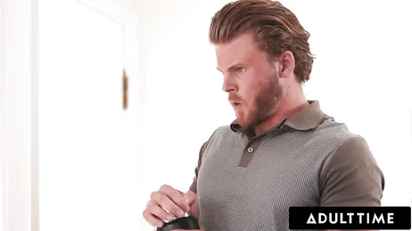 Jag tror att mamma inte har insett att hon visar sina bröstvårtor!