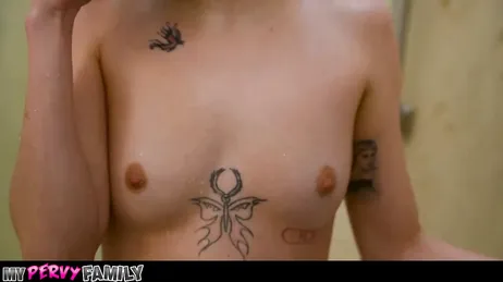 Verdammt nochmal, Mädchen, was machst du da? Du weißt doch, dass Mama nichts von uns erfahren darf...