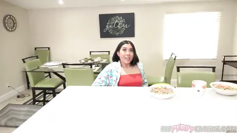 Wenn meine Mutter uns erwischt, bringt sie mich um... kostenloses Lesbenpornovideo!!