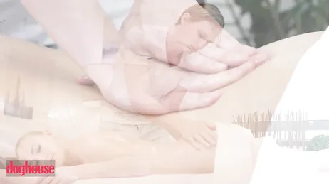 The masseur just stuck his fingers in my pussy, fuck...!!