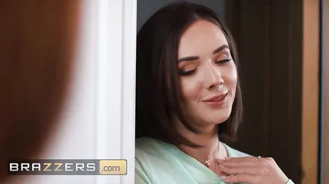 Zwei reife Frauen, die gleichzeitig an Jordi El Niño Pollas Schwanz lutschen.