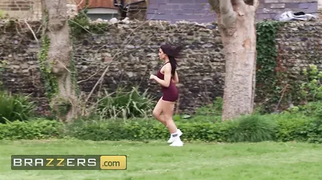 Ich bin der neuen Nachbarin begegnet und oh mein Gott, was für eine Frau!