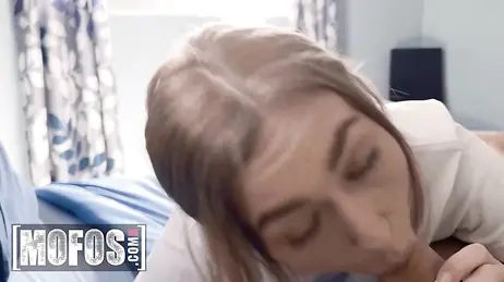 Zomervakanties met een sexy tante die je in haar kont laat neuken zijn beter.