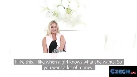 Eine wunderschöne Blondine aus Tschechien erscheint zum Vorstellungsgespräch und ist auf alles vorbereitet.
