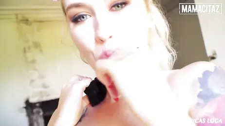 Der pralle Hintern und die köstlich rasierte Muschi der polnischen Blondine Misha Cross