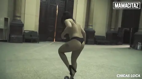 Fazer sexo em uma casa abandonada que pode até ter fantasmas.